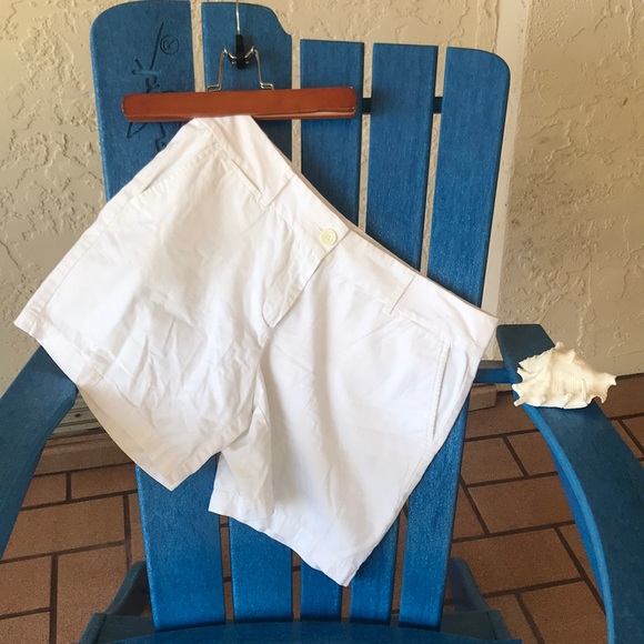 LOFT Pants - LOFT White Short in size 10